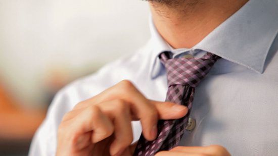آموزش بستن کراوات داماد + راهنمای انتخاب بهترین کراوات دامادی