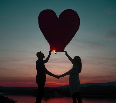 romantic lovers1 1 پیامک های عاشقانه و رمانتیک برای عاشقان