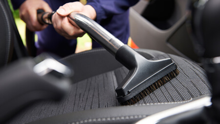 نحوه ی تمیز کردن داخل ماشین, مراحل تمیز کردن داخل ماشین, تمیز کردن فضای داخلی خودرو
