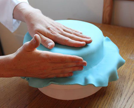روش تزیین کیک با خمیر کیک,راهنمای تزیین کیک با خمیر فوندانت