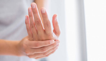 %name چگونه خشکی پوست دست را درمان کنیم؟