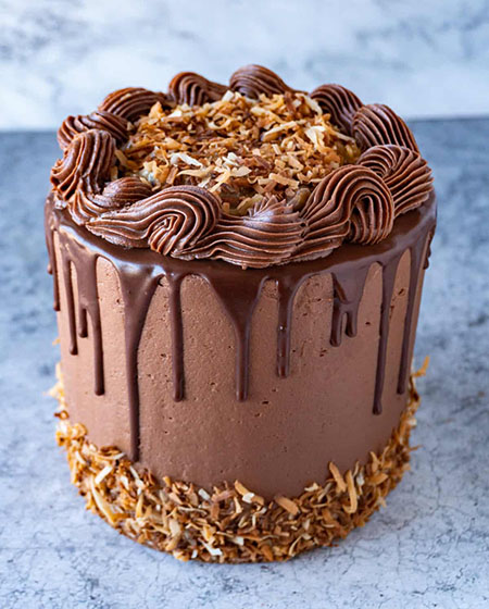 %name طرز تهیه شکلات روی کیک برای تزیین کیک